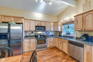 Franklin Cabin Deck with Smoky Mountain Views! - 4