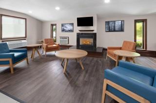 Super 8 by Wyndham Bridgeport/Clarksburg Area - 2