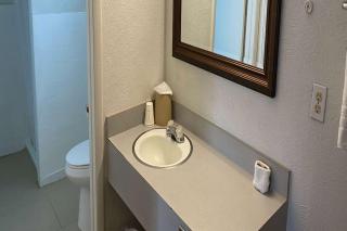 Super 8 by Wyndham Wells - 2