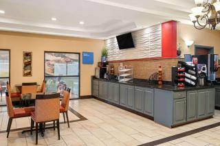 Ramada by Wyndham Locust Grove - Locust Grove - 8
