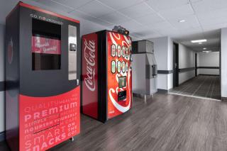 Travelodge by Wyndham Barrie - Barrie - 2