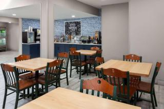 AmericInn by Wyndham Eagle River Downtown - Eagle River - 4