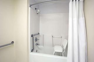 Ramada by Wyndham Pelham - 1