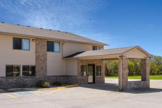 Super 8 by Wyndham Humboldt - Humboldt - 9