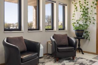Super 8 by Wyndham Humboldt - Humboldt - 4