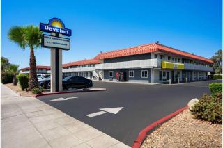 Days Inn by Wyndham Fresno South - Fresno - 0