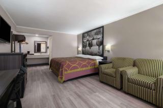 Super 8 by Wyndham Longview/North - Longview - 3