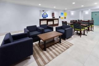 Days Inn & Suites by Wyndham Siler City - Siler City - 6