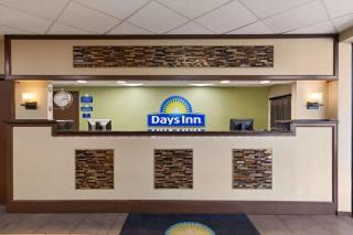 Days Inn by Wyndham Knoxville East - Knoxville - 8