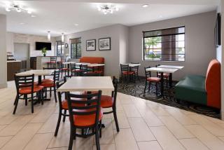 La Quinta by Wyndham Kokomo - Kokomo - 3