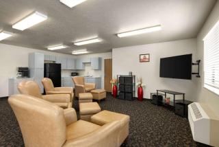 Travelodge by Wyndham Vaughn - Vaughn - 6