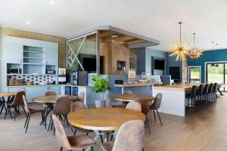Travelodge by Wyndham Roberval - Roberval - 8