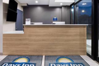 Days Inn by Wyndham Staten Island - Staten Island - 3