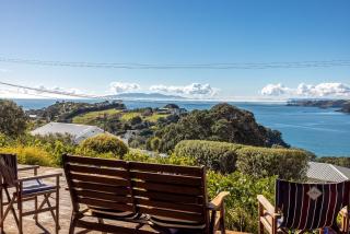Double Bay Views, Oneroa - Be My Guest - 1