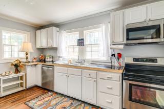 Cozy Cottage with Deck, 9 Mi to Downtown Beaufort! - Beaufort - 3