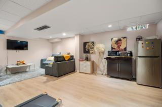 Ninos place - Hamilton - 1