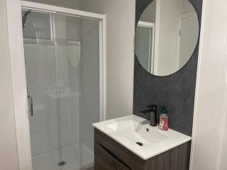 Spacious KTC Milford Retreat - Auckland - 5