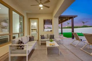 Beautiful pool with slide, golf, Pickleball, gameroom Ferrari - Indio - 9