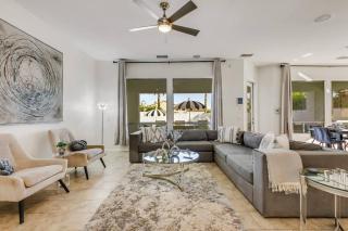 Beautiful pool with slide, golf, Pickleball, gameroom Ferrari - Indio - 7
