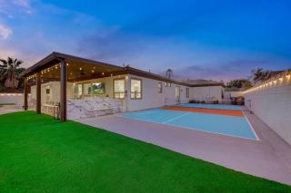 Beautiful pool with slide, golf, Pickleball, gameroom Ferrari - Indio - 5