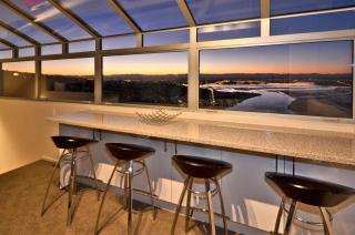 Panoramic Views and Complete Privacy - Christchurch - 1