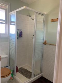 Tudor House Bed and Breakfast - 1