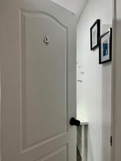 K4 Room Near Airport - Mississauga - 1
