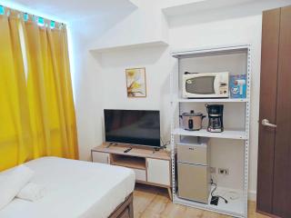 Luxurious 2-BR, 2-BA, 34th Floor, 38 Park Avenue Condominium - Cebu - 3