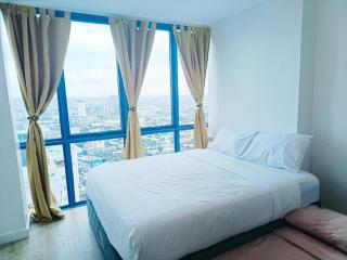 Luxurious 2-BR, 2-BA, 34th Floor, 38 Park Avenue Condominium - Cebu - 1