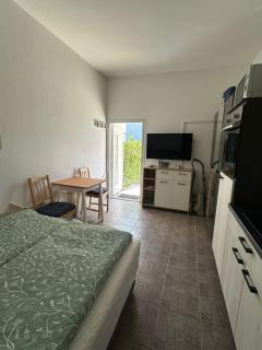 Cozy Studio Apartment Near Beach - Vir - 9