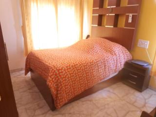 Quiet, conveniently-located, south Kolkata, 3-bedroom, 3-bathroom comfortably furnished apartment - Calcuta - 3