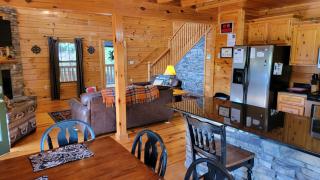 Smoky Heights Overlook, Luxury Log Cabin, Mountain & City Views - Gatlinburg - 2