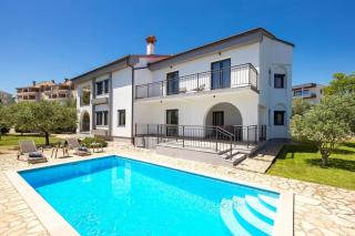 Premium Villa - pool, big garden, seaside town - Krk - 0