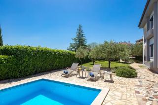Premium Villa - pool, big garden, seaside town - 8