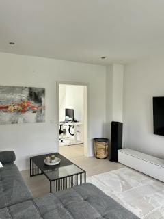 Exklusive Altbauwohnung mit Whirlpool und Küche - 7