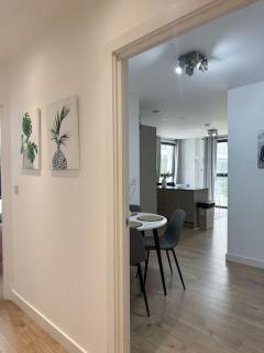 Luxury 2 bed 2 bath 1 min from station - Londra - 3