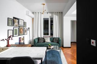 Central Art-Inspired Flat with Private Garage - 4