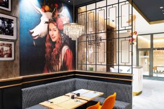 Three Corners Avenue Hotel - 1