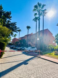 No1 - Beachfront Estepona, close to port, 2 bedroom, 2 bathroom, sleeps 5 - Estepona - 1