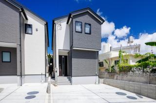 オープンセール 2棟貸切 最大20名ビーチまで車で4分 駐車場4台 tla&tdy ツインズロッジA棟B棟貸切 - Yomitan - 1