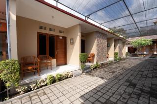 RedDoorz near Buleleng Harbour 2 - 7