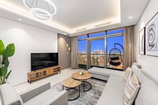 FIRST CLASS 2BR Luxurious High-Floor Suite - Dubai - 9