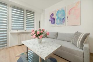 Narutowicza Bright & Comfy Apartment Downtown Łódź by Noclegi Renters - Łódź - 5