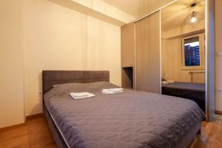 Peaceful and Calm Apartment with Free Private Garage - 0