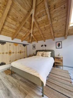 Studio in the attic with private bathroom - Bucharest - 0