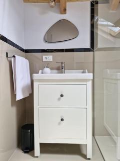 Studio in the attic with private bathroom - Bucarest - 8