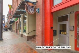 Broadway Penthouse Above Live Music & Bars - Nashville - 1