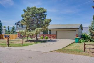 Spacious 4BD Dog-friendly Home near USAF Academy - 0