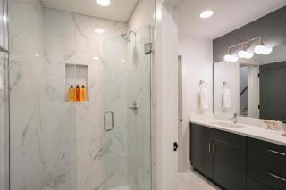 Fabulous Location Walk to Food & Bars Roof Deck - 0