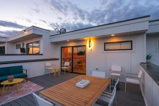 Fabulous Location Walk to Food & Bars Roof Deck - 2